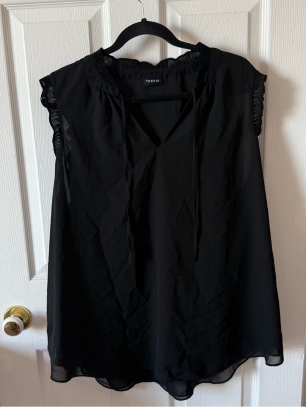NWOT Torrid Black Sleeveless Chiffon Swing Blouse